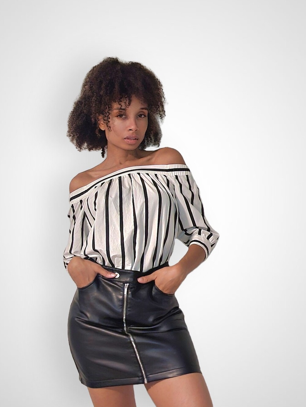 🤍🖤 Black & White 3/4 Sleeve Off-Shoulder Stripe Top Size 4 From Selected Femme